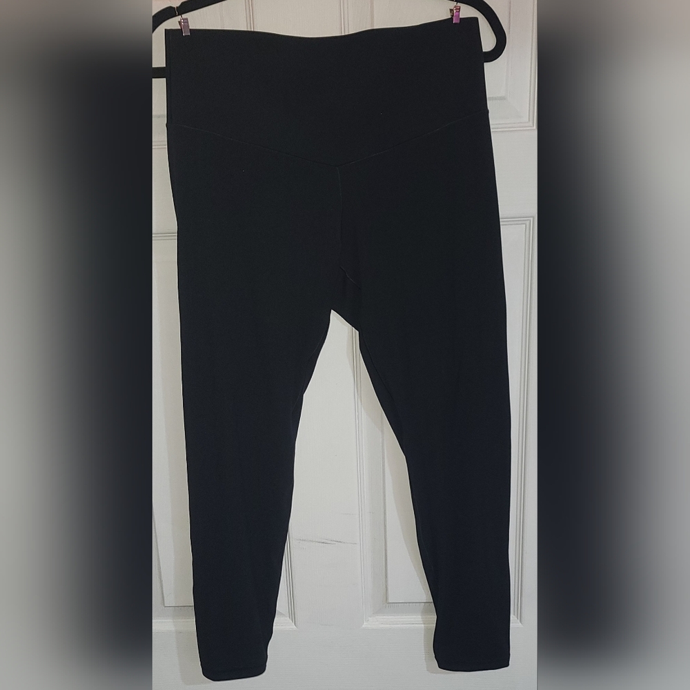 Aerie offline real me xtra 7/8 black size XL